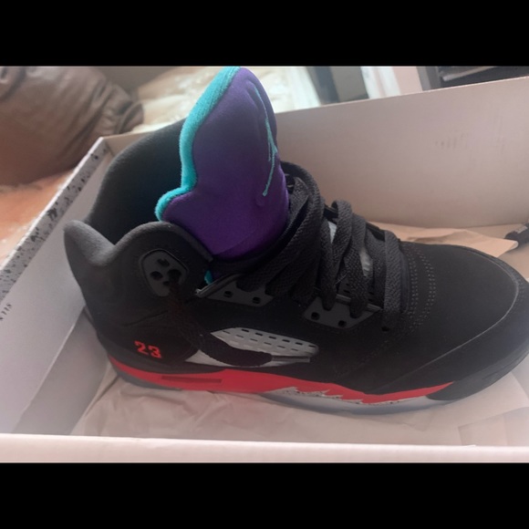 Selling Jordan 5s - Picture 2 of 4